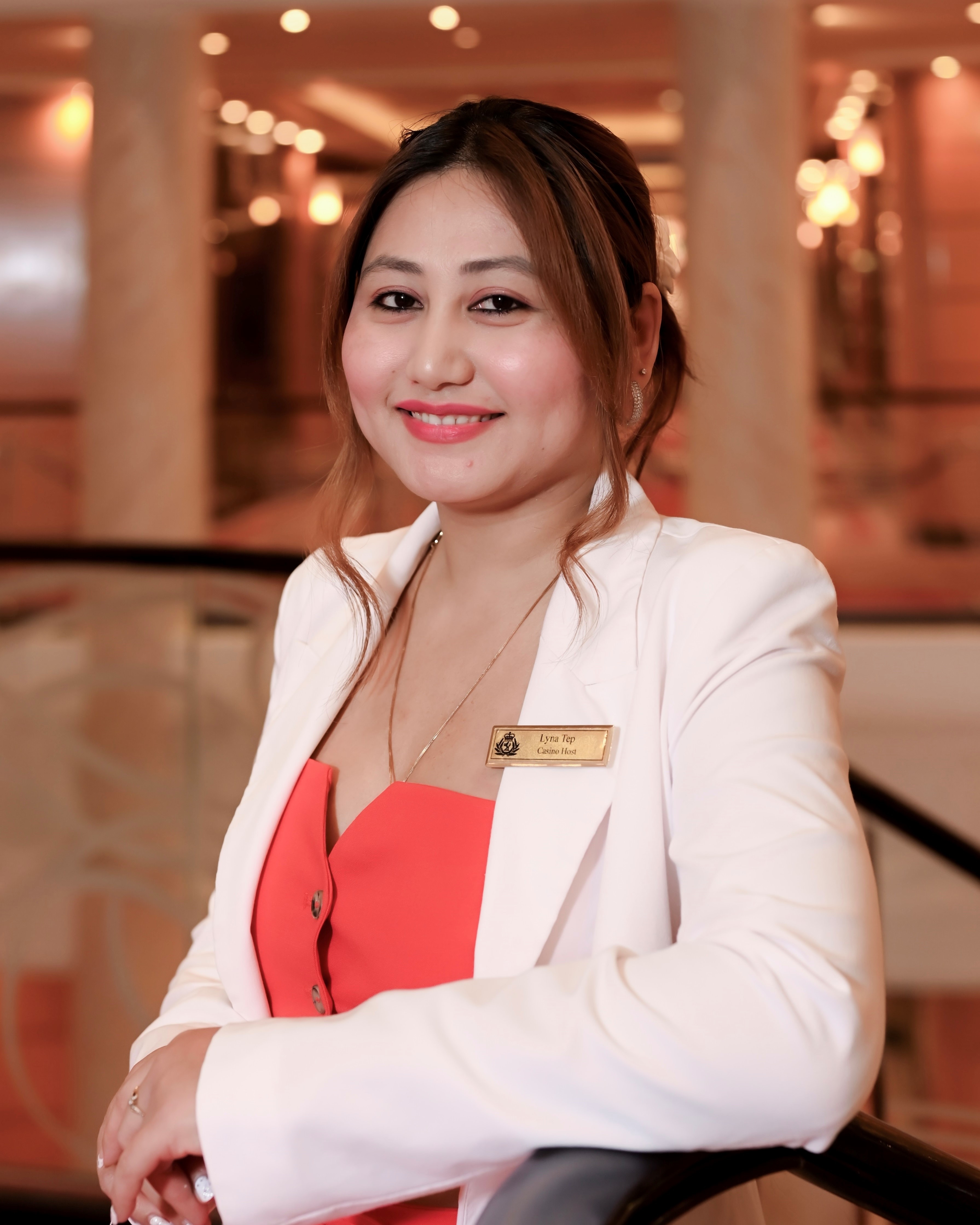 Lyna, Casino Host